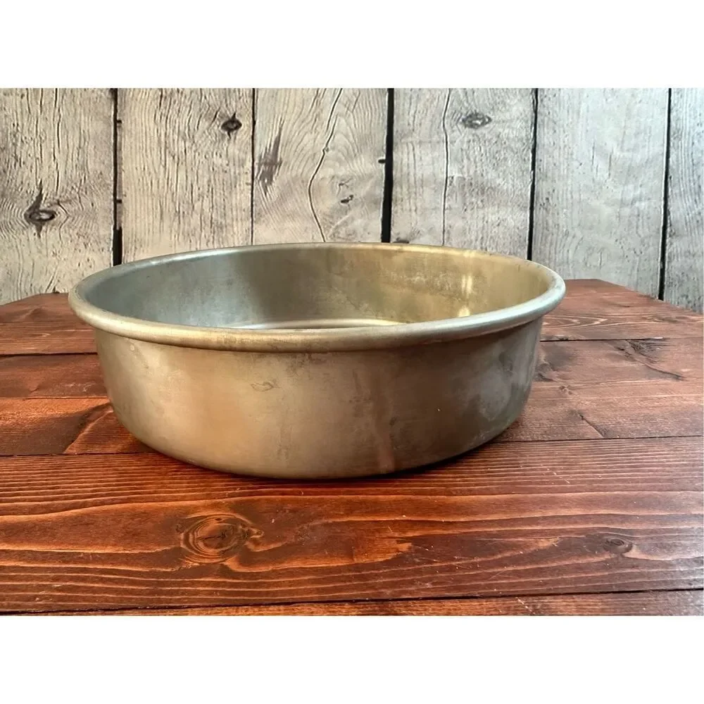 Nordic Ware Aluminum Round Cake Baking Pan.D:9”